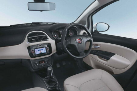 2016 Fiat Linea S 125 Interior