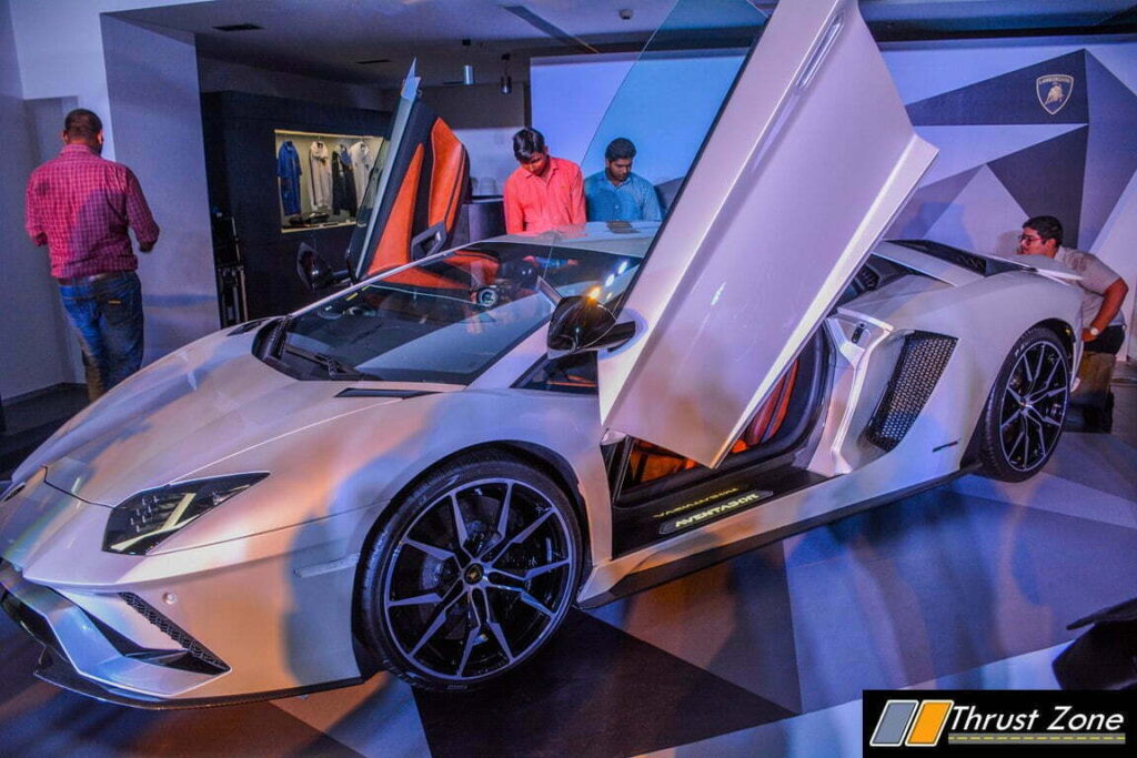 2017-Lamborghini-Aventador-S-India-launch-13