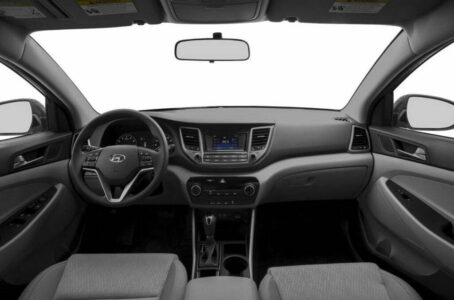 2017-Hyundai-Tucson-Sport-interior