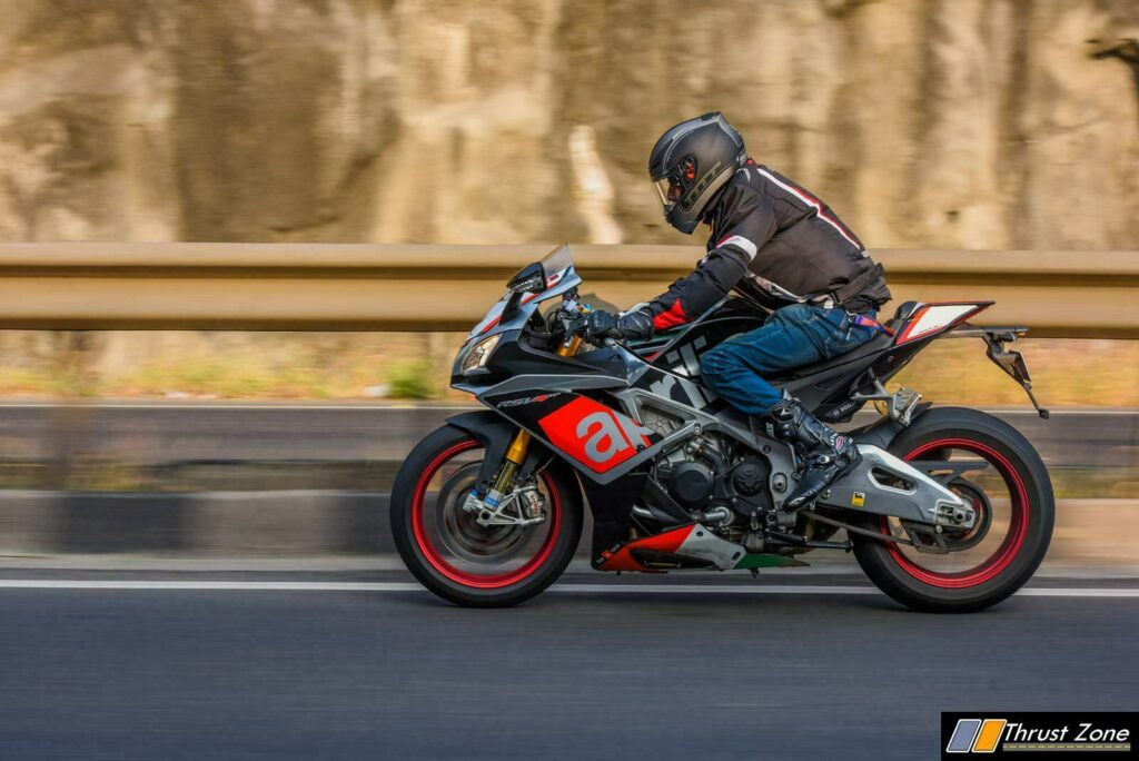 Aprilia-RSV4-Yamaha-MT-09-Naked-Fairing-Motorcycles-9