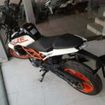 White-KTM-Duke-390-2018-model (4)