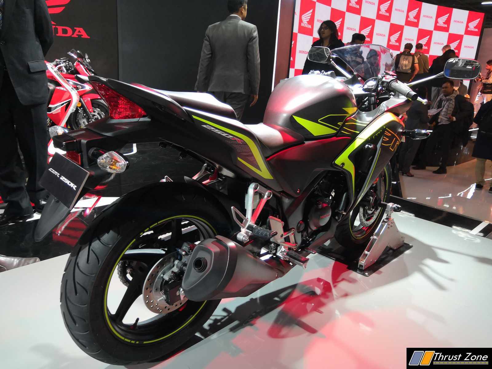 18 Honda Cbr 250r Showcased At The Auto Expo 18 Added Features