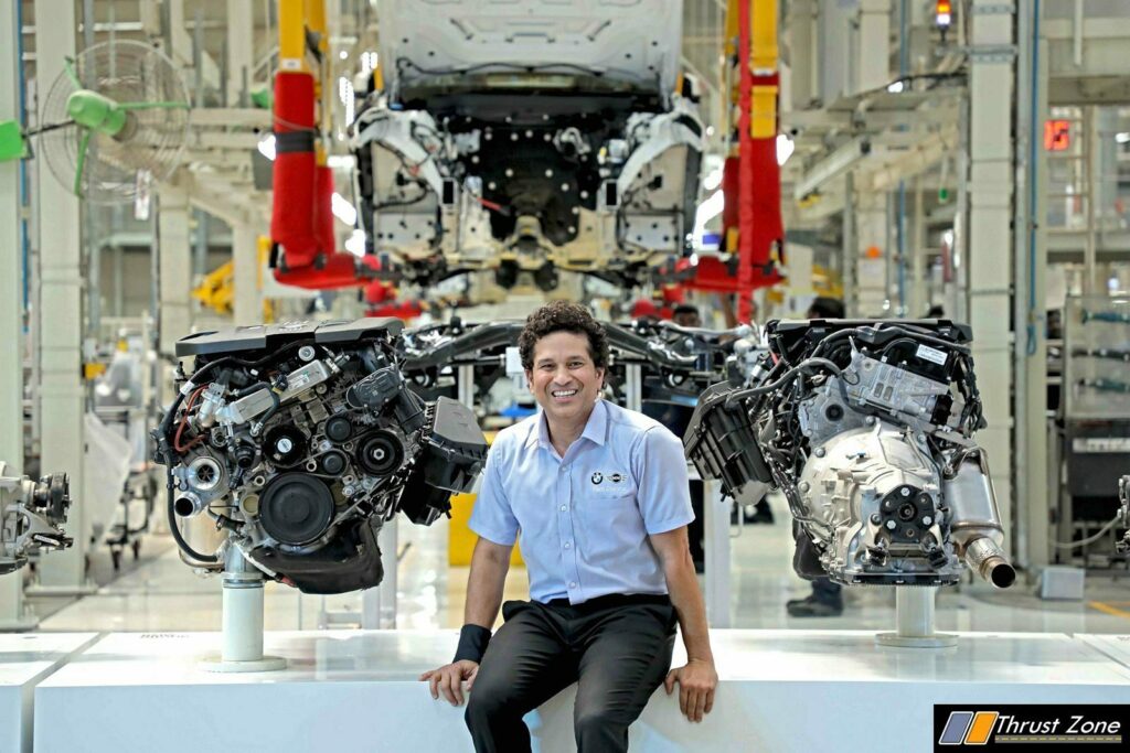 06 Sachin Tendulkar with Anna University Students at BMW Group Plant Chennai-Skill-next-intiative (2)