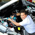 06 Sachin Tendulkar with Anna University Students at BMW Group Plant Chennai-Skill-next-intiative (3)