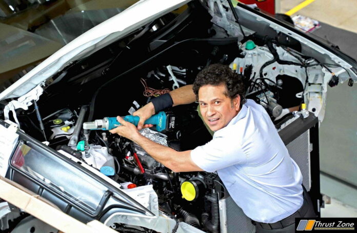 06 Sachin Tendulkar with Anna University Students at BMW Group Plant Chennai-Skill-next-intiative (3)