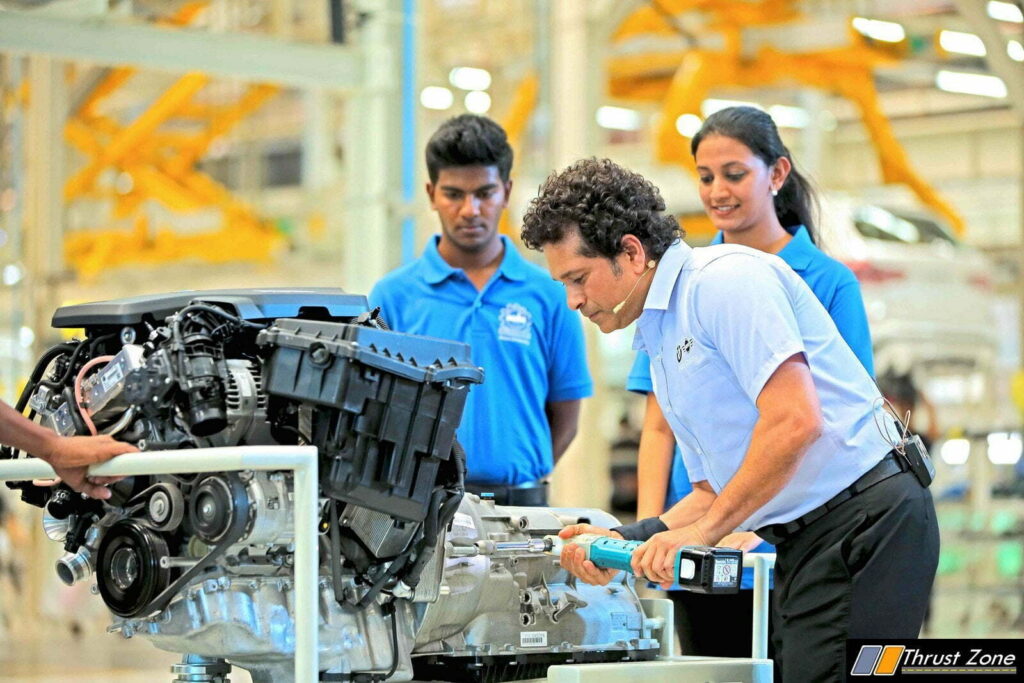 06 Sachin Tendulkar with Anna University Students at BMW Group Plant Chennai-Skill-next-intiative (4)
