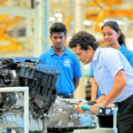 06 Sachin Tendulkar with Anna University Students at BMW Group Plant Chennai-Skill-next-intiative (4)