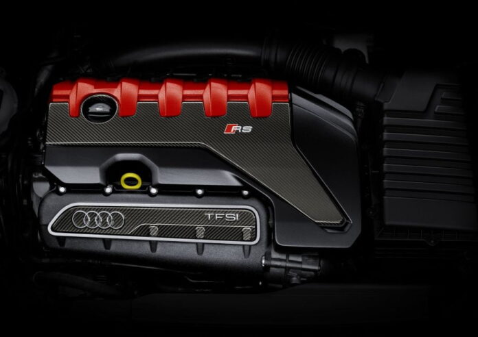 2.5 TFSI Audi engine