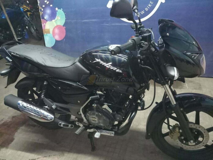 Pulsar-150-classic-launched-2018-model (5)