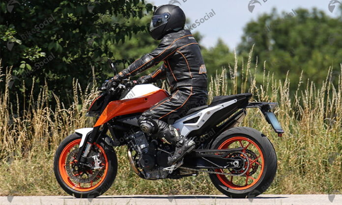 KTM-Duke-790-R-Testing