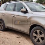 Mahindra-XUV-700-spied (5)