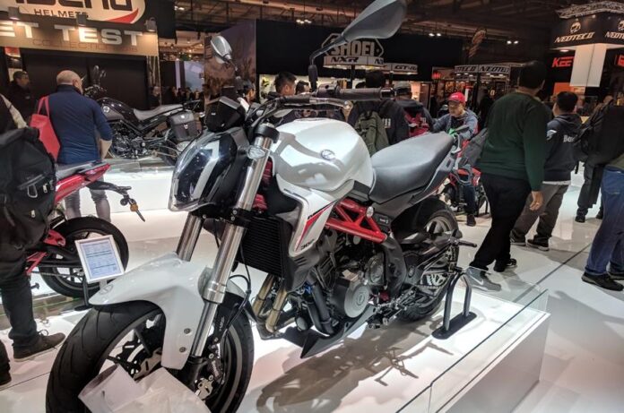 2018 Benelli 302S (4)