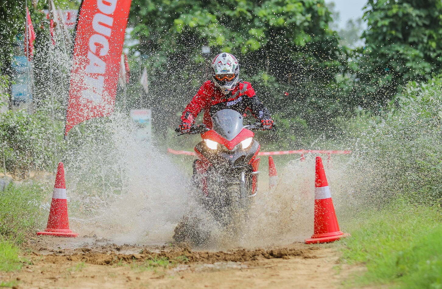 Ducati Riding Experience on dirt (5)