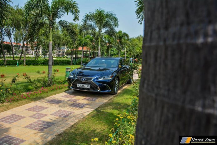 2019-Lexus-ES-India-300h-Review-14