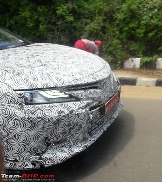 2019-toyota-camry-spied-india (1)