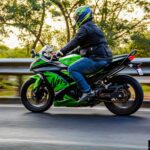 2018-kawasaki-ninja-300-india-review-15