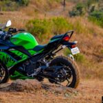 2018-kawasaki-ninja-300-india-review-9