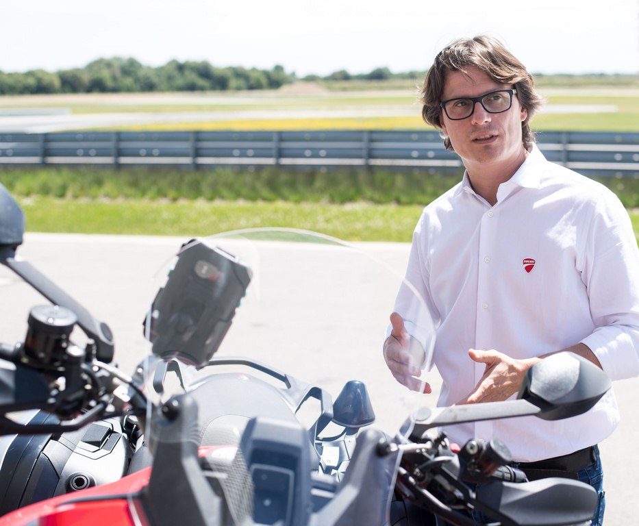 Ducati-Audi-And-Ford-Develop-Car-To-Bike-Communication-Technology