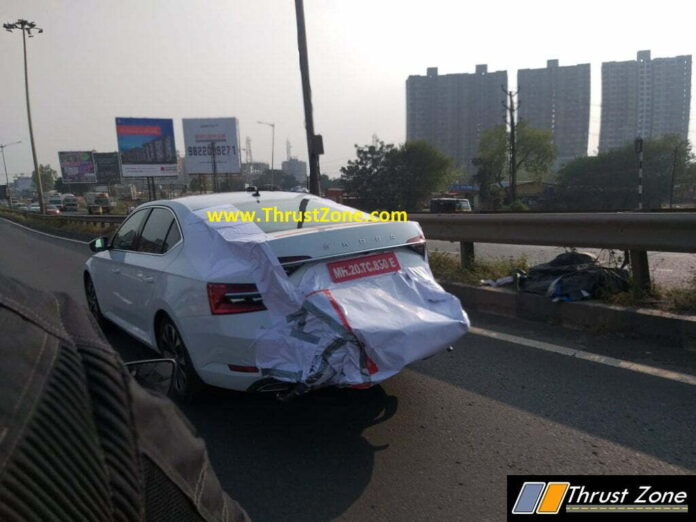 Skoda-superb-facelift-india-launch-spied (2)