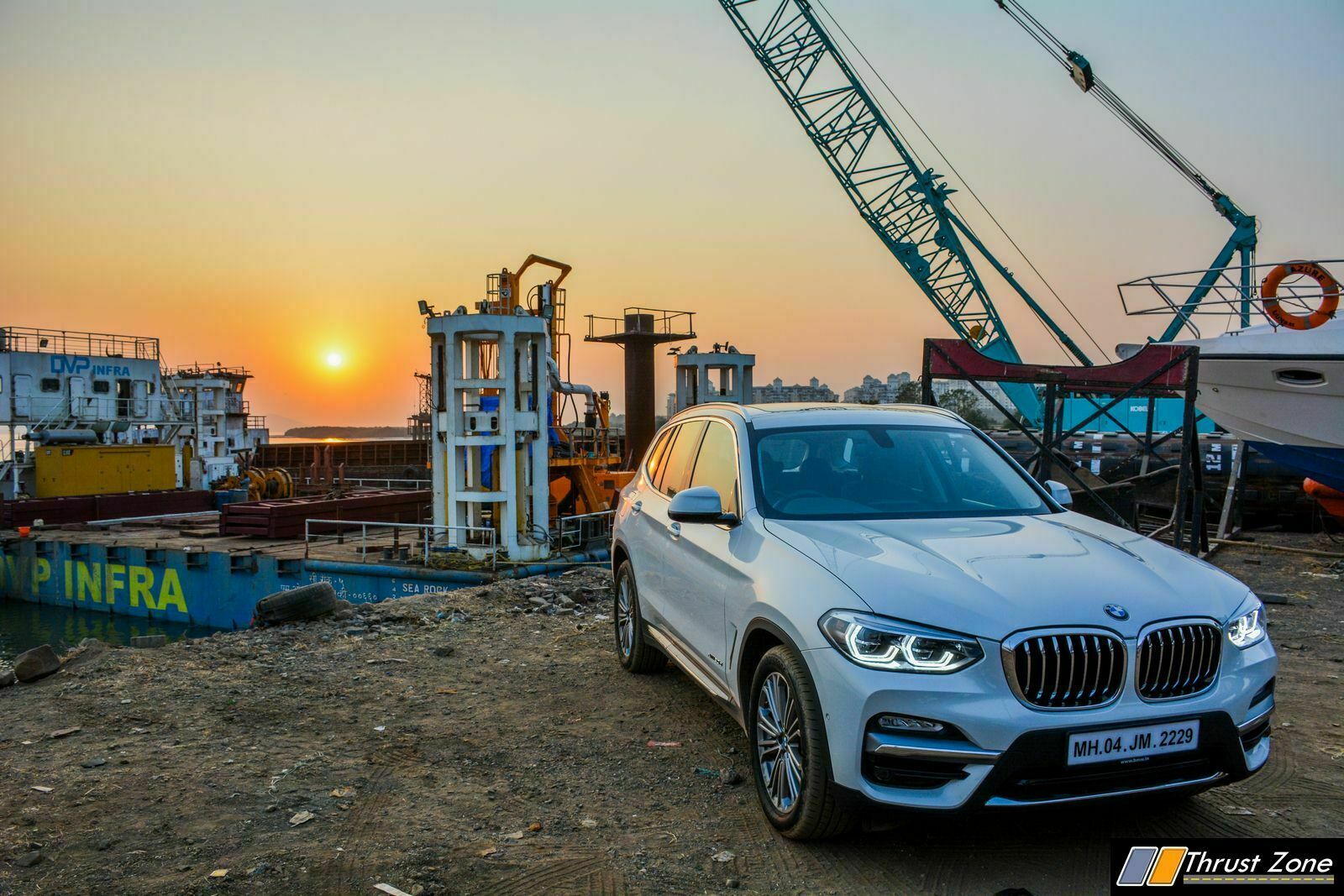 Side view of 2019 BMW X3 in white