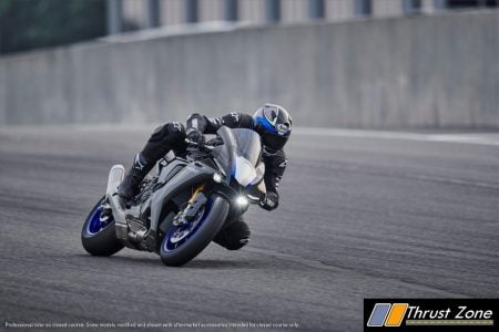 2020 Yamaha R1 (1)