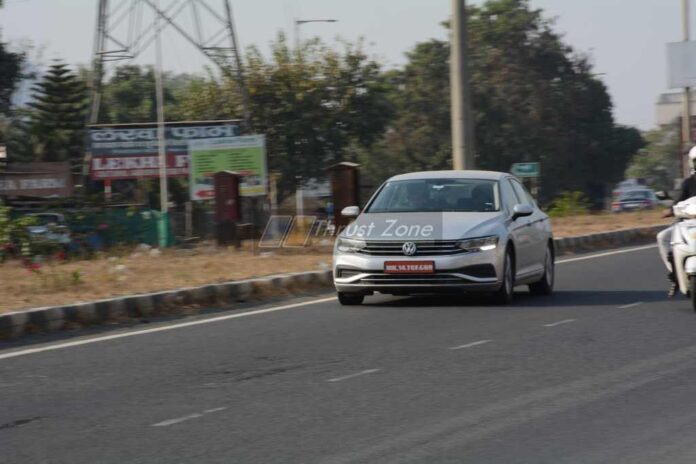 2020 Volkswagen Passat Petrol (1)