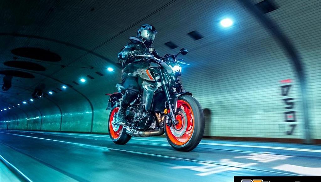 2021-Yamaha-MT-09-International-4