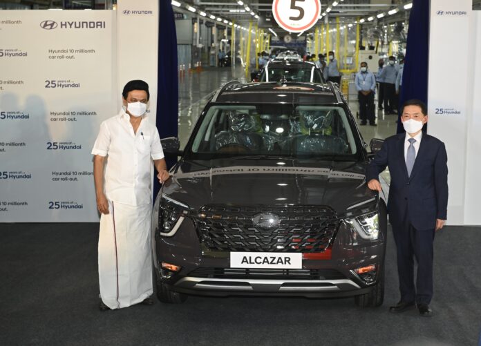 Thiru MK Stalin Honorable CM, Tamilnadu and Mr. S S Kim, MD & CEO, HMIL at the rollout of 10 millionth car at Hyundai Manufacturing Plant