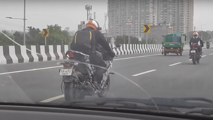 Yamaha YZF-R15 V4 Spotted Testing In India For The First Time (3)