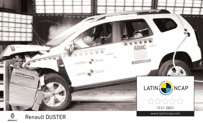 2022-renault-duster-crash