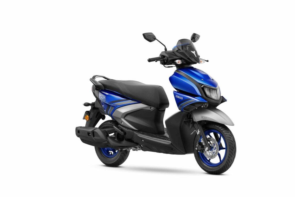 Yamaha RayZR 125 Fi Hybrid Launched in India! (1)