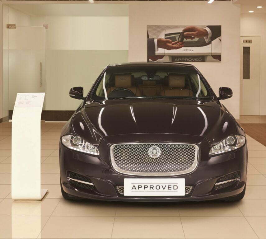 Jaguar Land Rover SantaCruz Mumbai Showroom Inaugurated. (3)