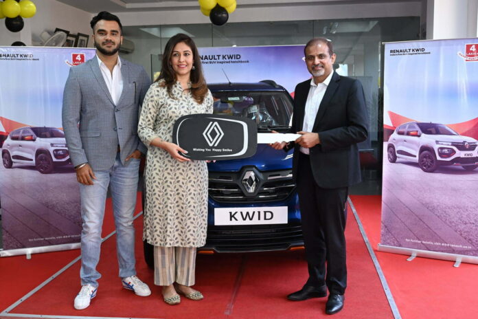 Renault Kwid Four Lakh Customers Sales Milestone Achieved!