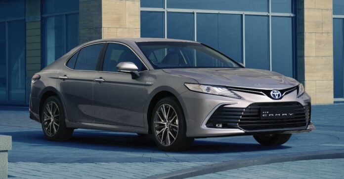 2022 Toyota Camry India Launch Price Revealed! (1)