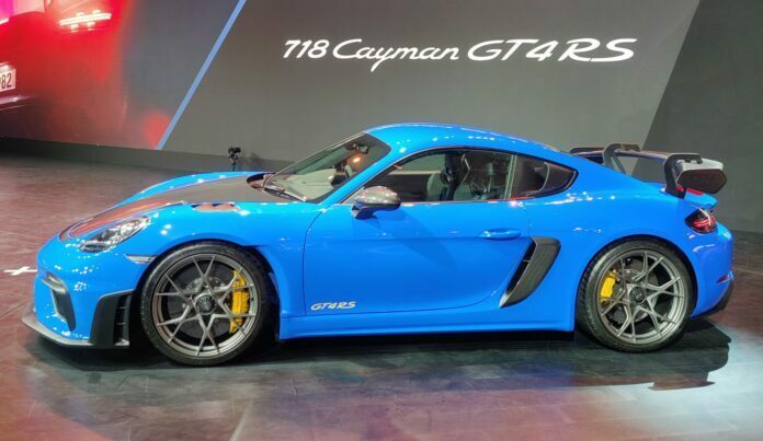2022 Porsche 718 Cayman GT4 RS India Launch Price Revealed! (3)
