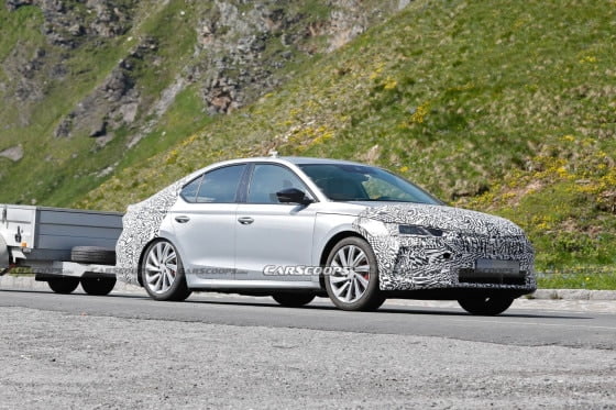 2024 Skoda Octavia Spied Testing For The First Time! (2)