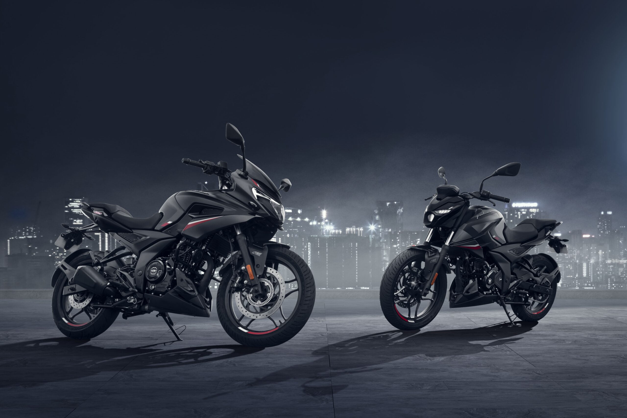 All Black Dual Channel ABS Pulsar 250 Twins Launched! (1)