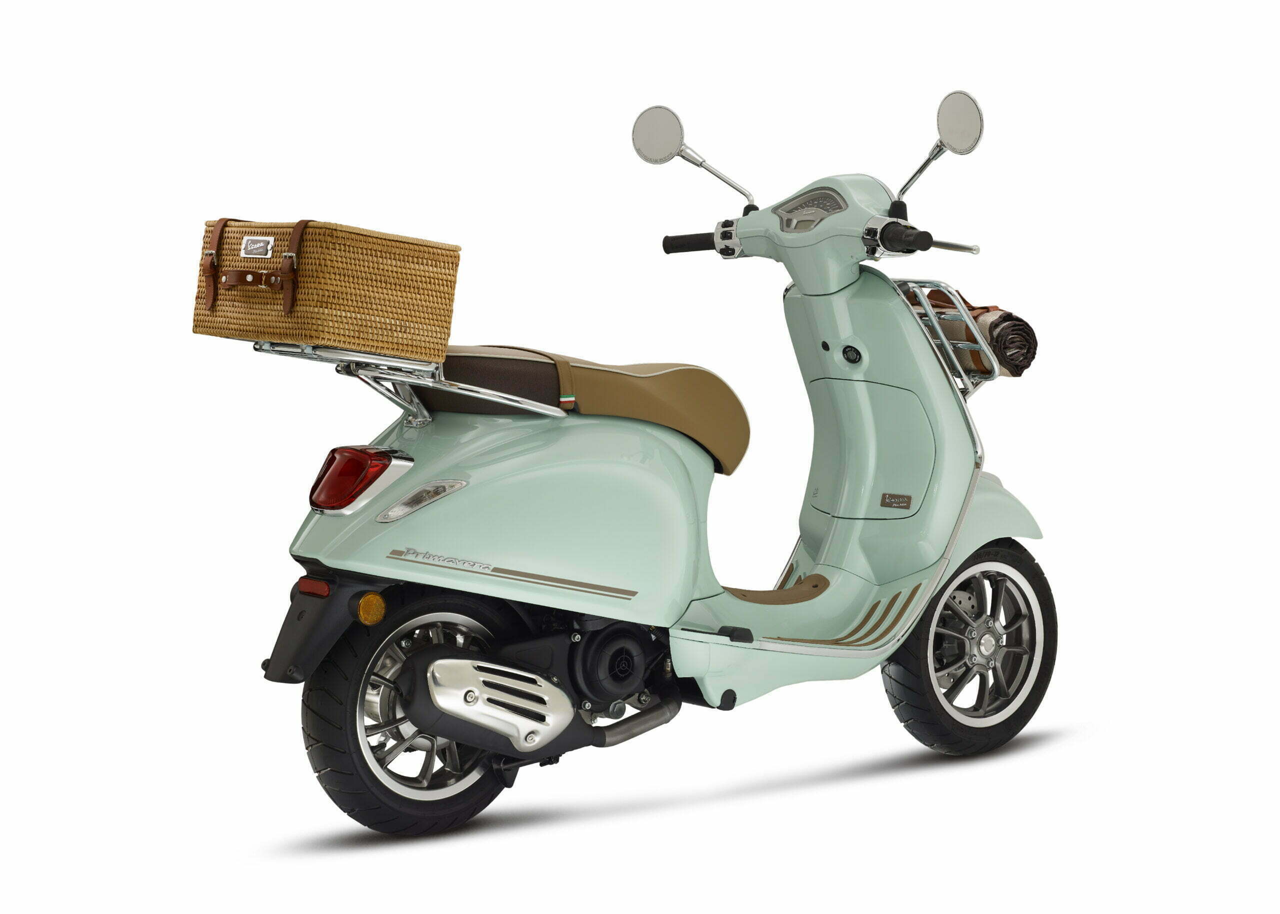 New 2022 Vespa Pic Nic Scooter Revealed (2)