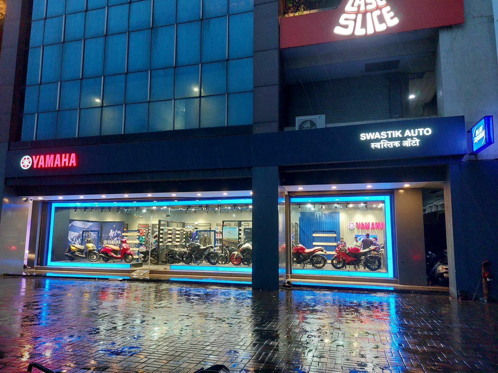 Three Yamaha Blue Square Retail Outlets Open Up In Mumbai!