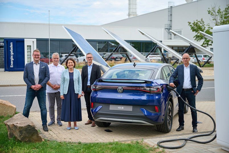 Volkswagen Commissioned A Mega Powerbank Fast Charging Unit From Left Over Batteries