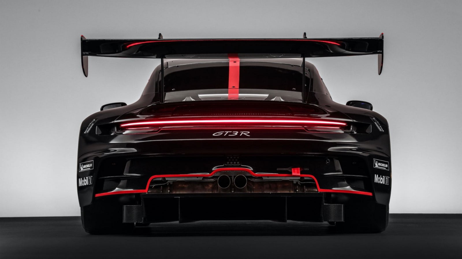 2022 Porsche 911 GT3 R Customer Racing Car Revealed (2)