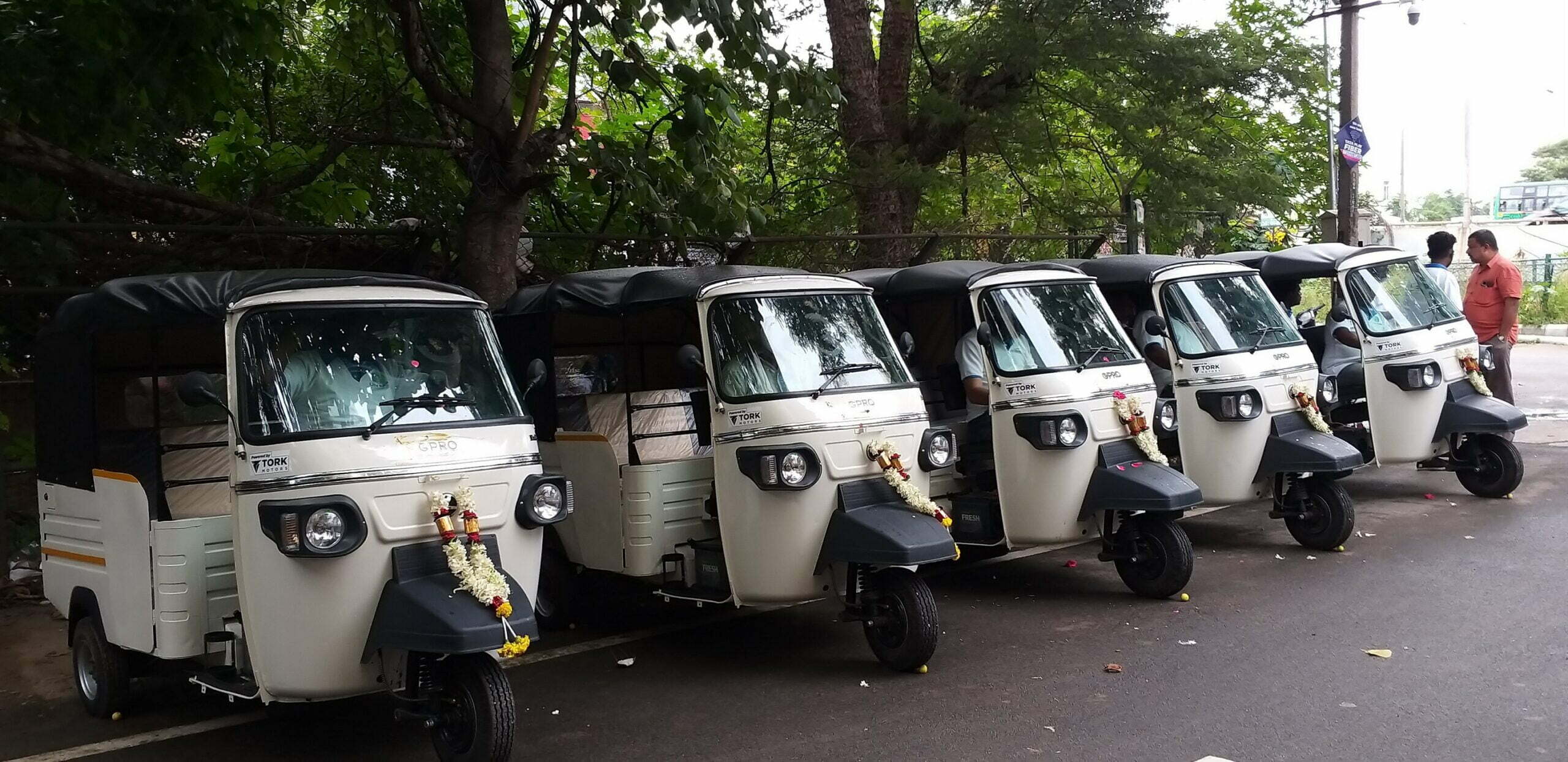 Lith Pwr Mobility Pvt Ltd Makes E-Rickshaw With Tork's Motor And Honda E-Swap Battery (1)