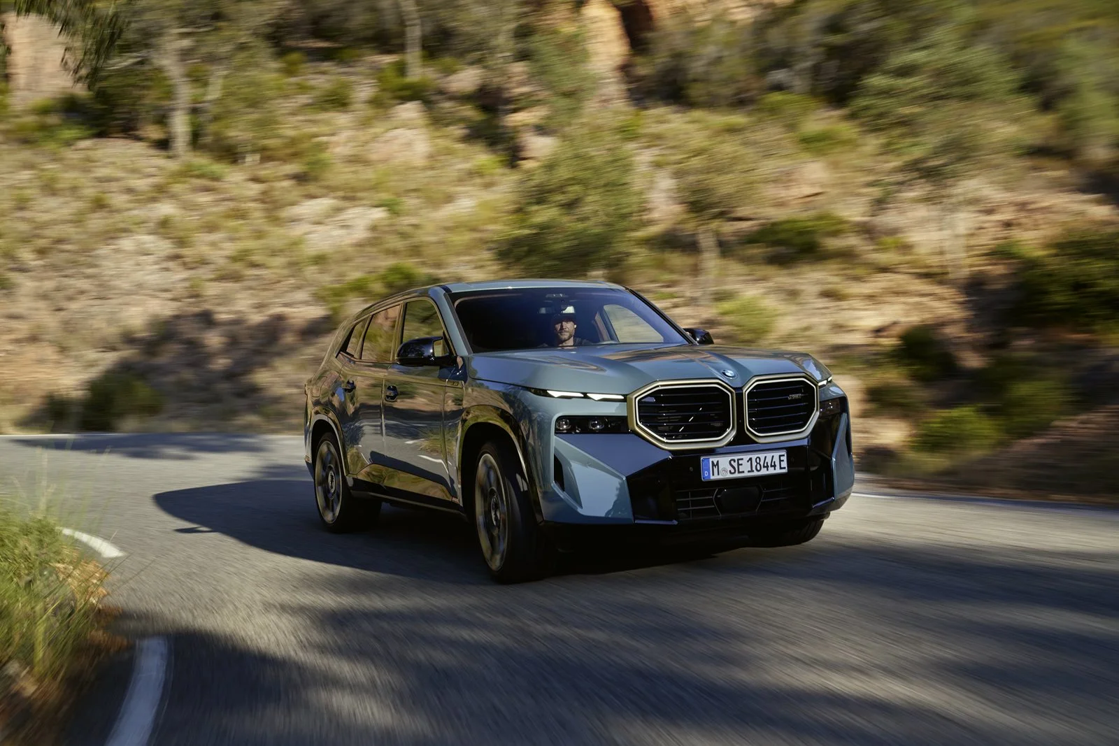 BMW XM V8 Engine Hybrid SUV Is Keeping ICE And SUV's Alive! (2)