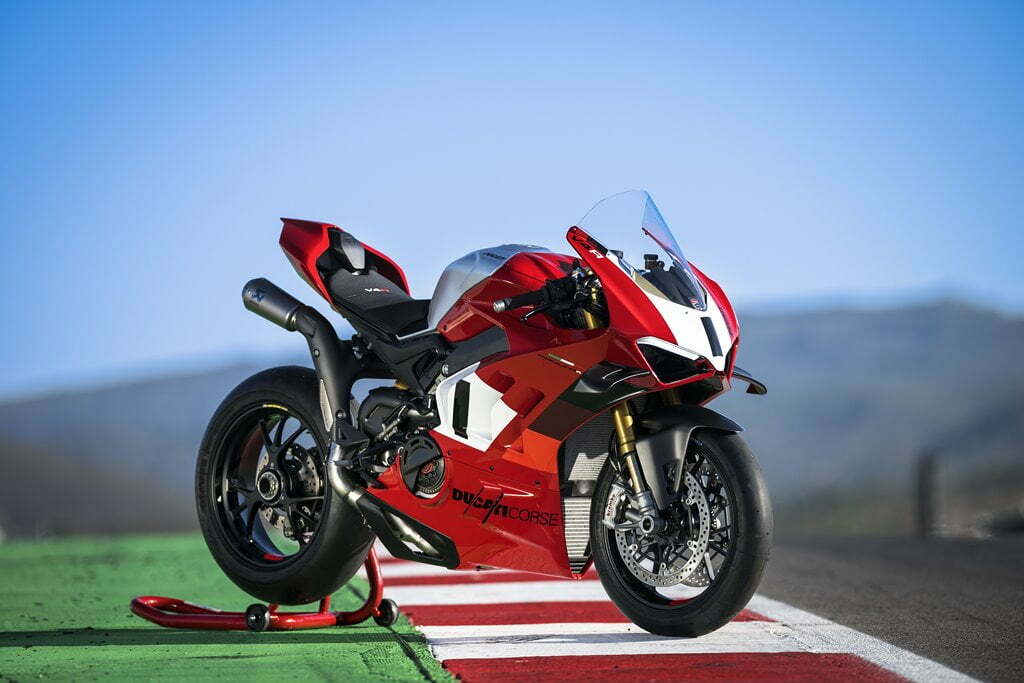 240 BHP Ducati Panigale V4R (3)