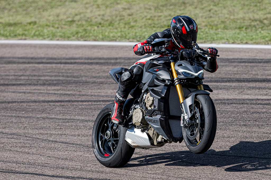 MY23_Ducati_Streetfighter_V4S