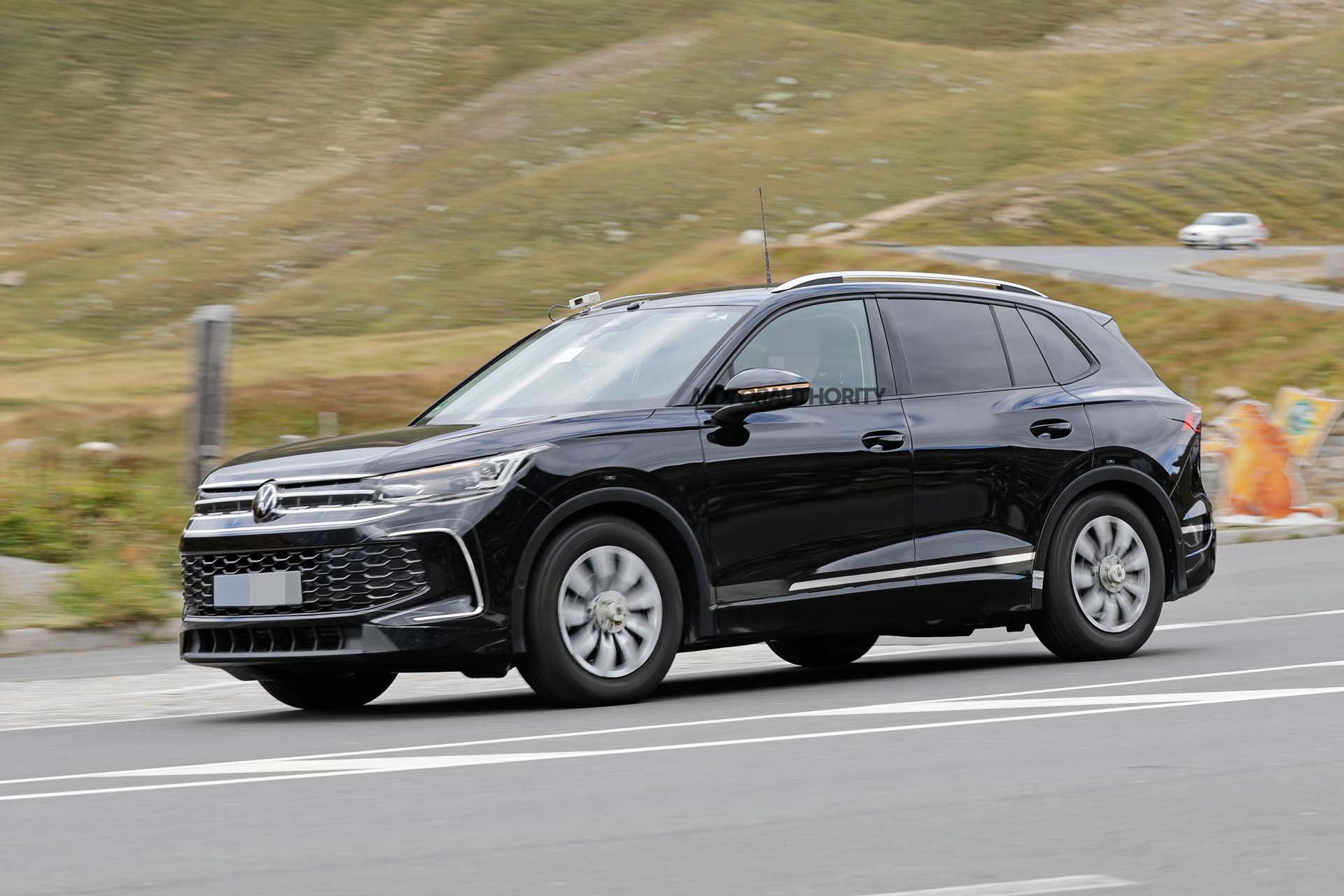 2024 Volkswagen Tiguan Spied For The First Time (3)