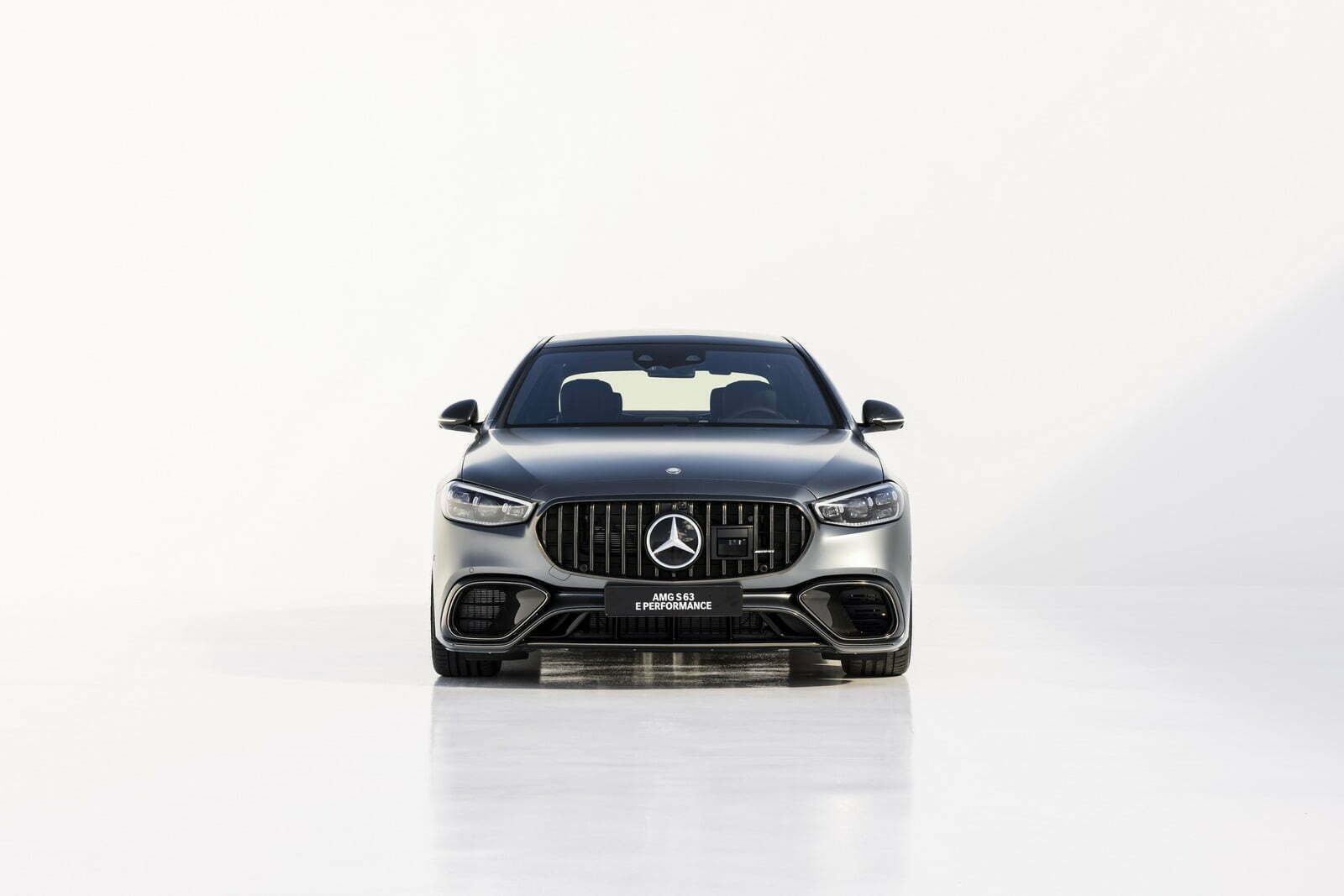 2023 Mercedes-AMG S 63 E PERFORMANCE (3)