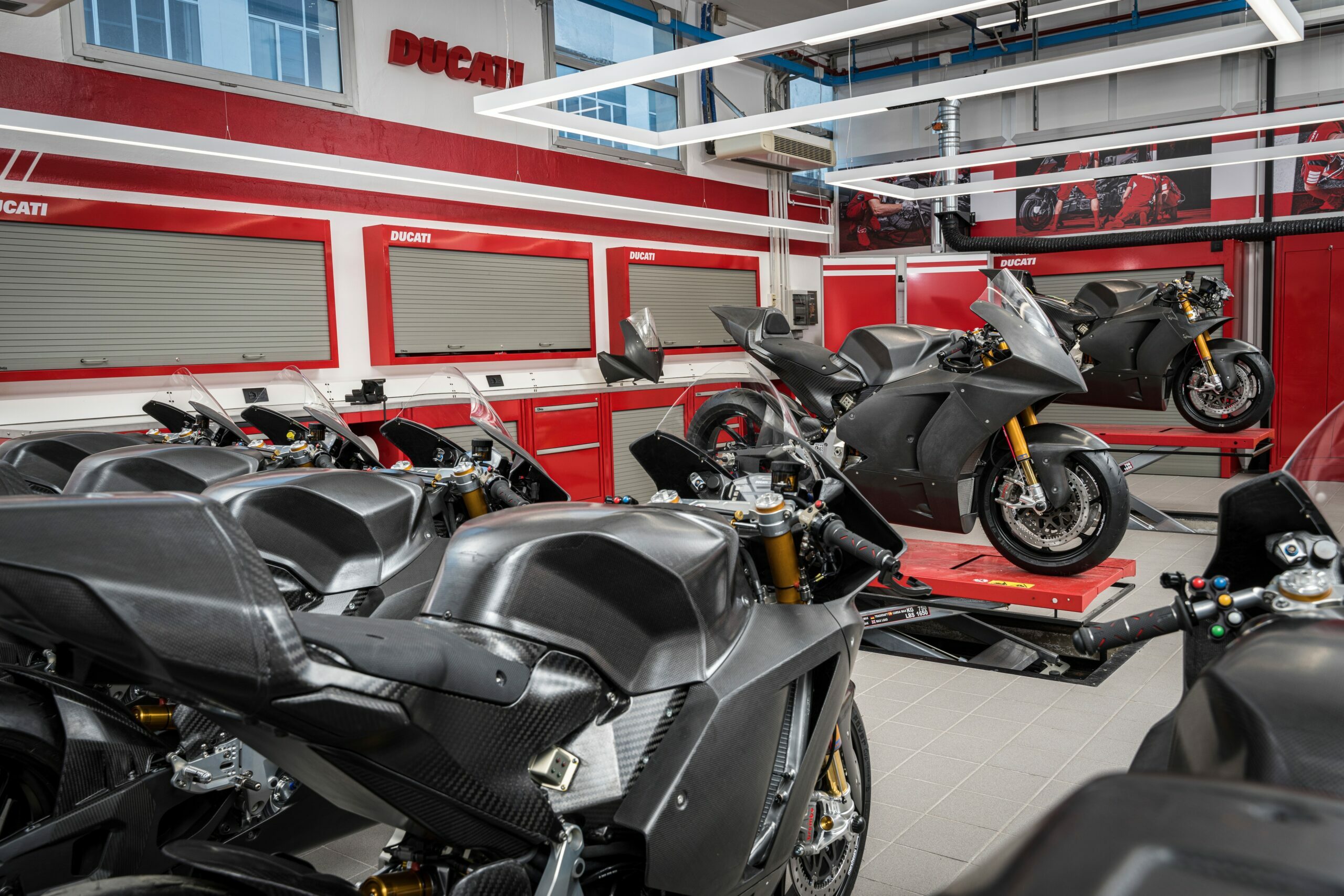 2023 MotoE World Championship Ducati Electric Motorcycle Production Begun (2)