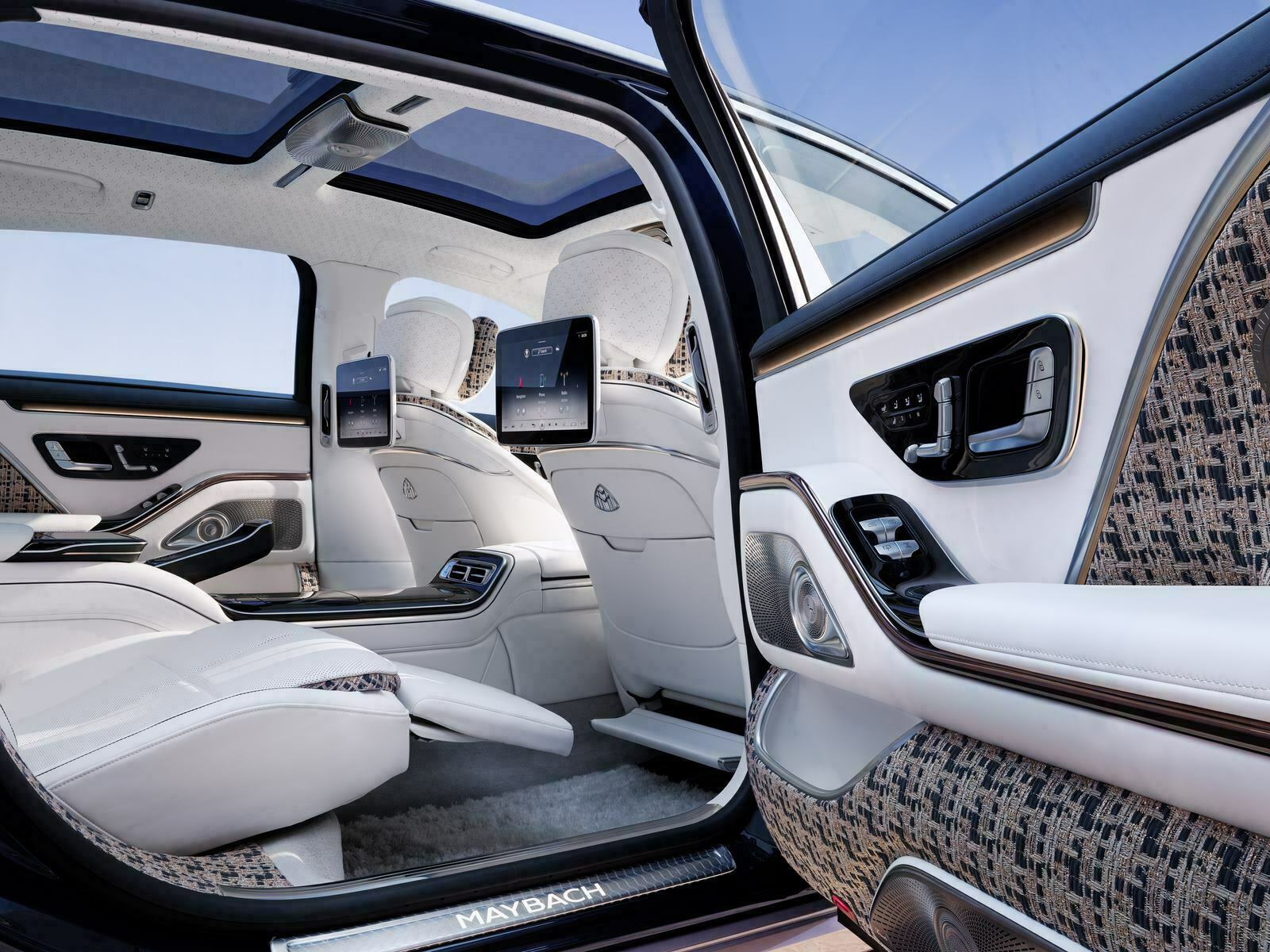 The limited-edition series Mercedes-Maybach S-Class Haute Voiture (3)