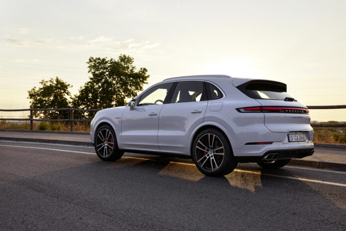 Porsche Cayenne Turbo E-Hybrid Is Most Powerful SUV Till Date (1)